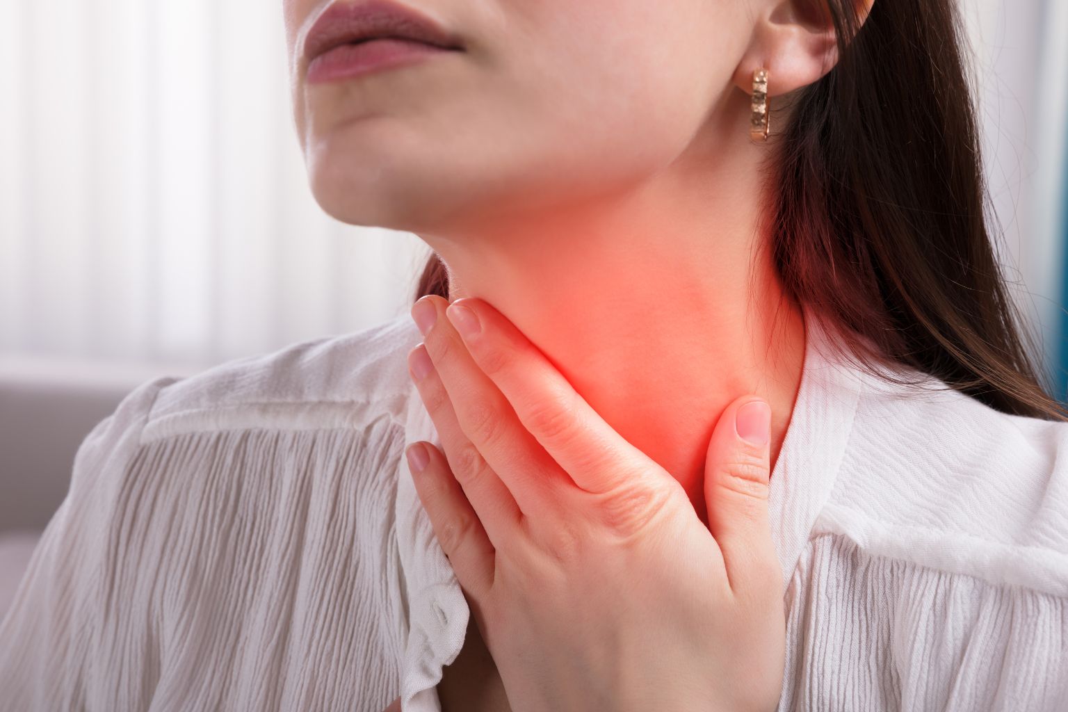 Mal di gola in primavera: come rimediare?