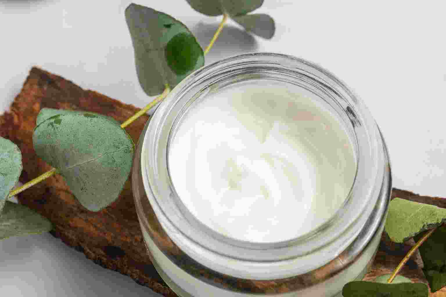 Svelati i Vantaggi del Segreto di Lumaca in Cosmetica su Farmamare